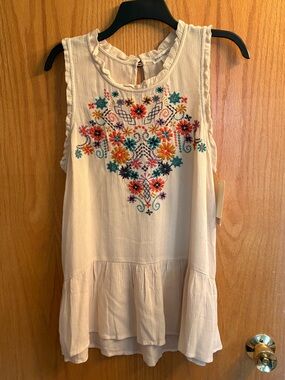 NWT love on a hanger cream knit top Sz L